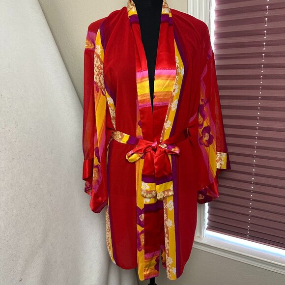 Victoria's Secret Collection Robe sz M satin red floral short Gold label belted - Picture 1 of 7